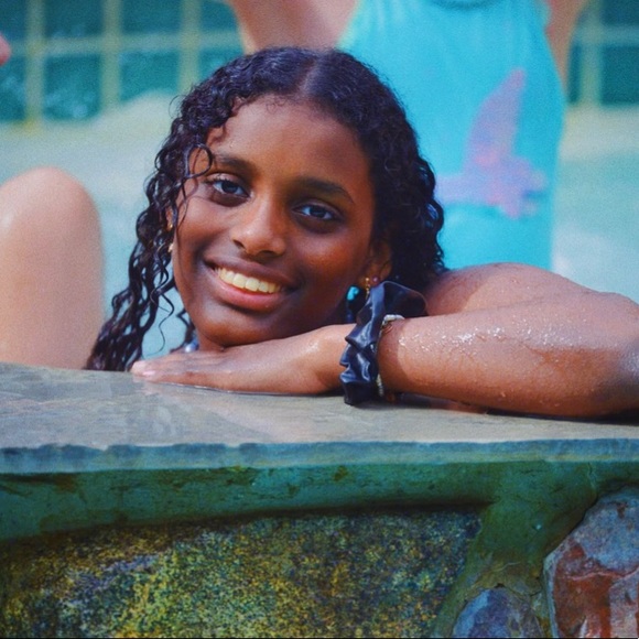 your fav posher, zoe - Picture 6 of 7